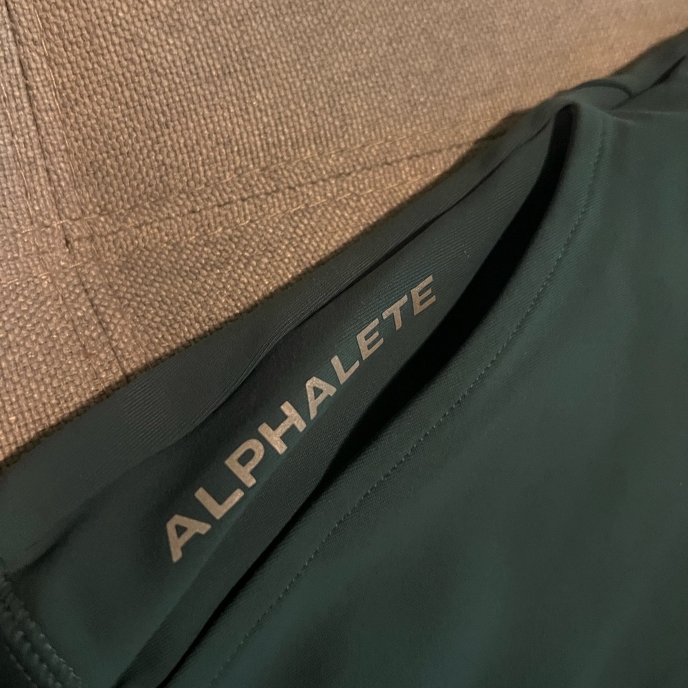 Alphalete Women’s Jogger Sweats Size Medium  Skinny Ankle Green